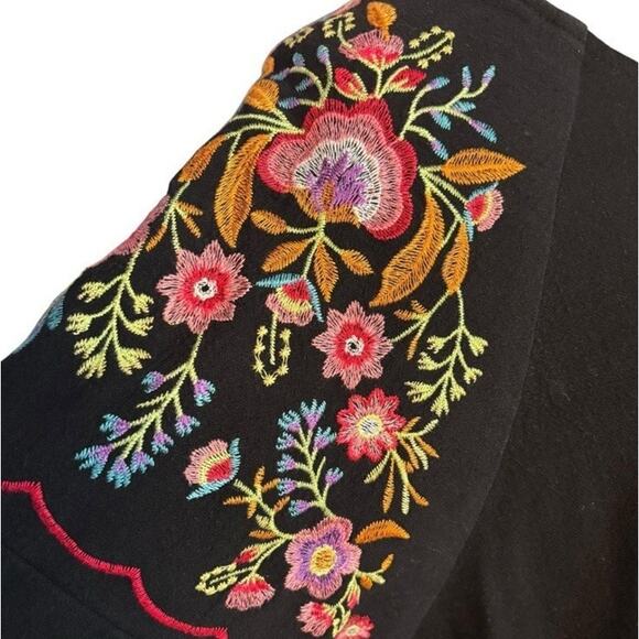 Embroidered Black Boho Blouse Women SZ Medium Bell Sleeves Cotton Blend Umgee - Picture 3 of 7